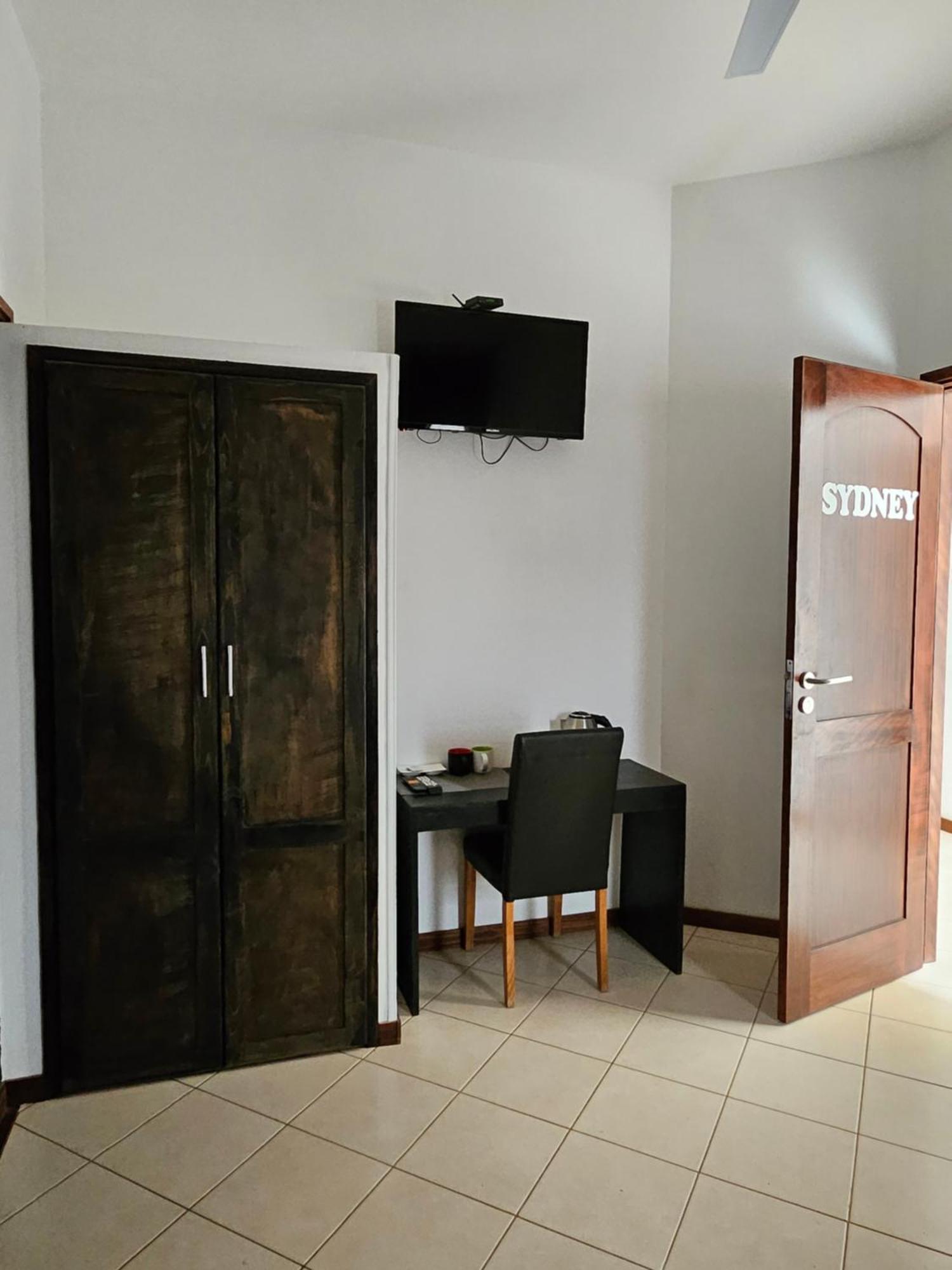 Blue Eagle Guesthouse - Casa De Hospedes Санта Мария Екстериор снимка