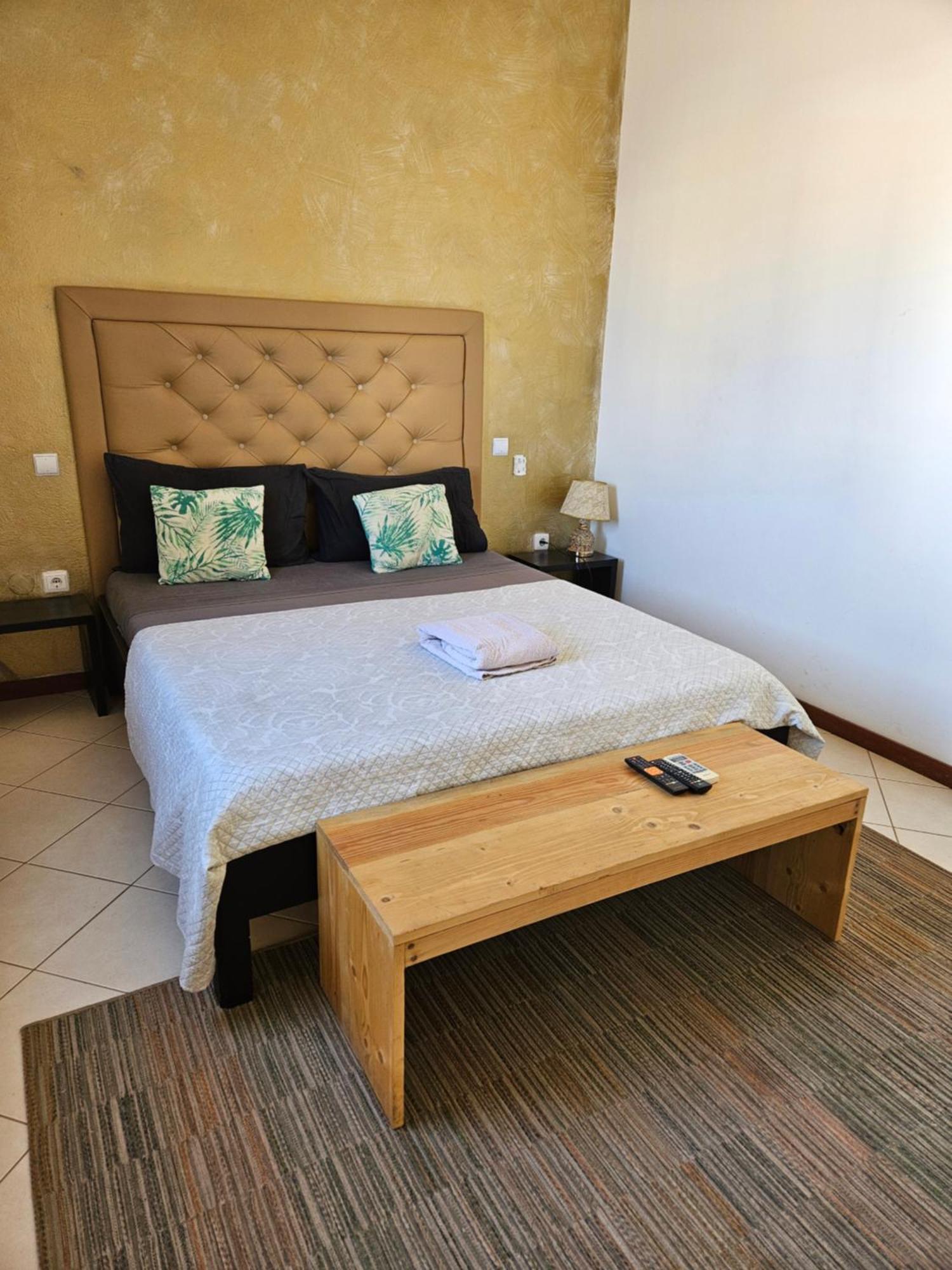 Blue Eagle Guesthouse - Casa De Hospedes Санта Мария Екстериор снимка